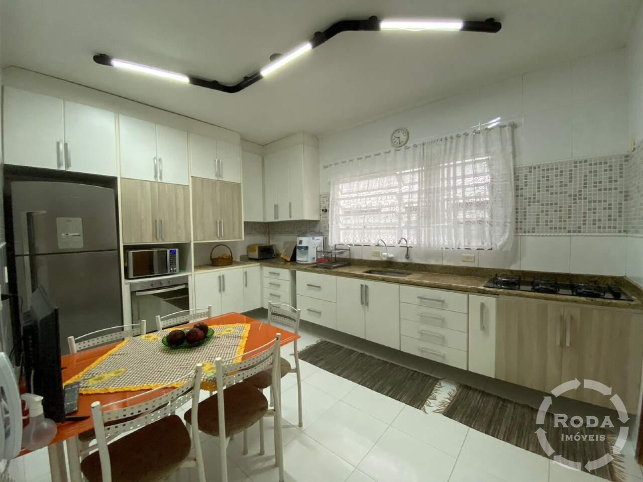 Casa à venda no Embaré: 