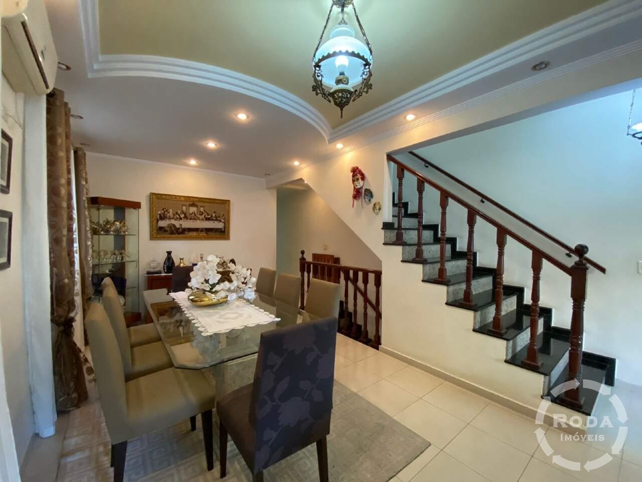 Casa à venda no Embaré: 