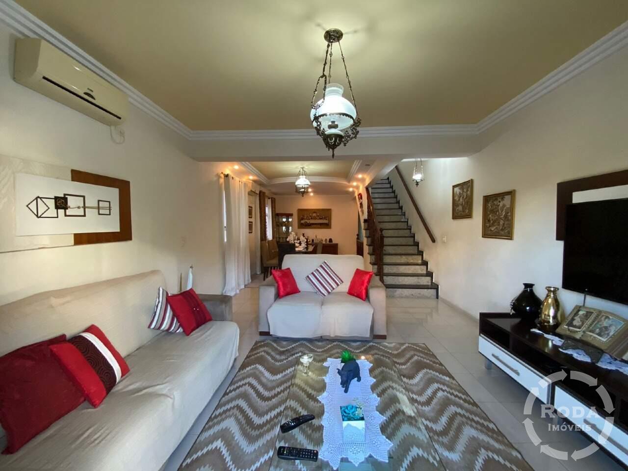 Casa à venda no Embaré: 