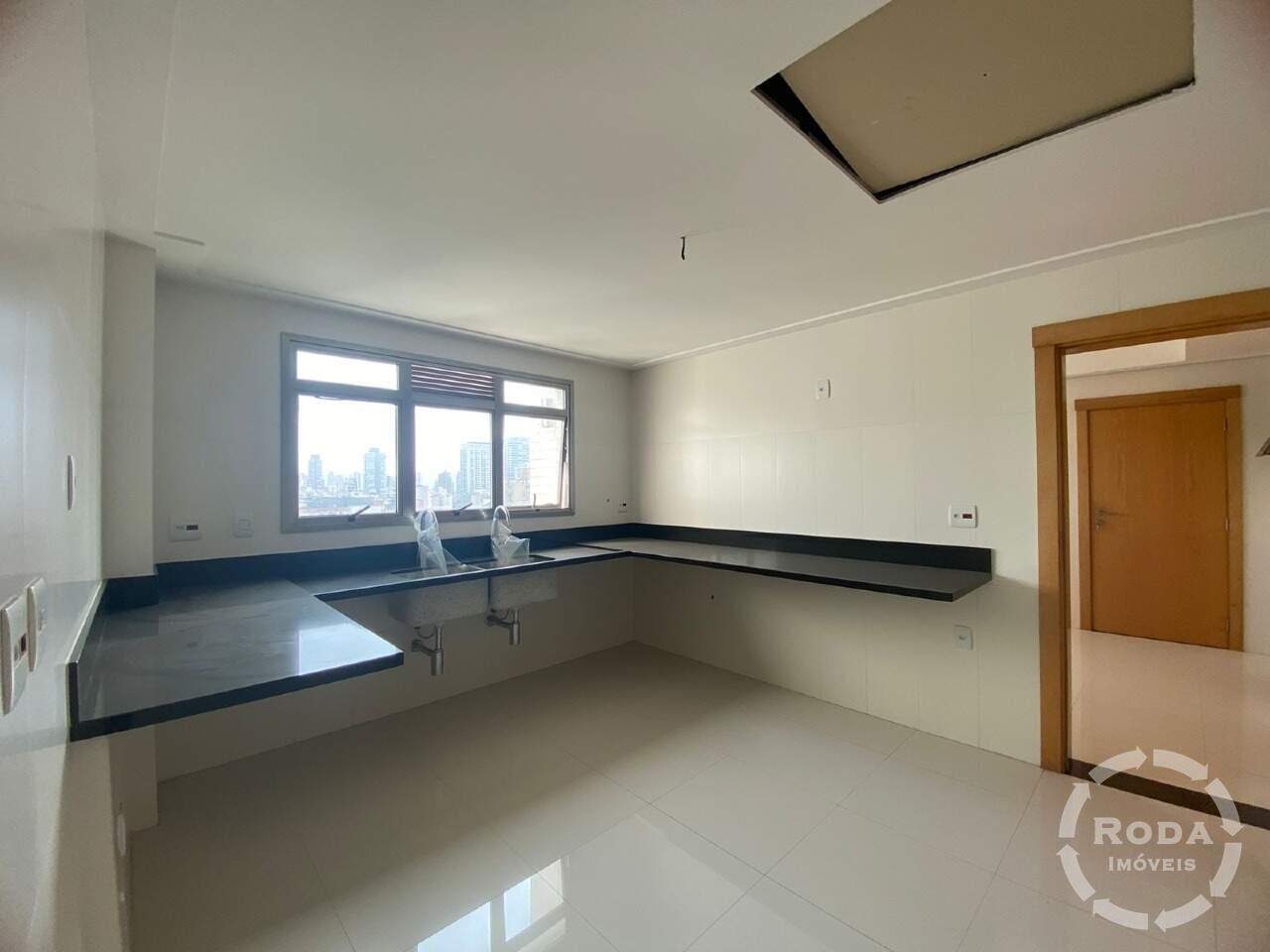 Apartamento à venda no Ponta da Praia: 