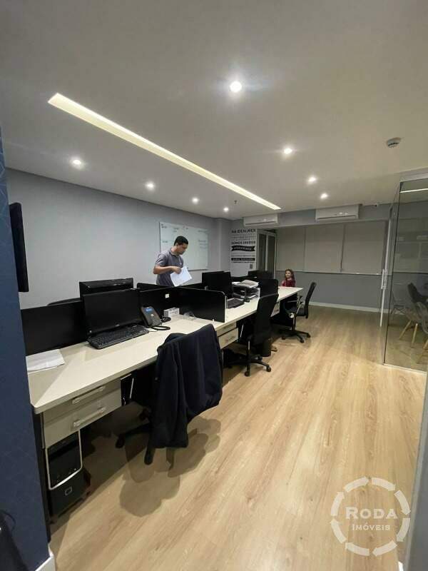 Sala à venda no Centro: 