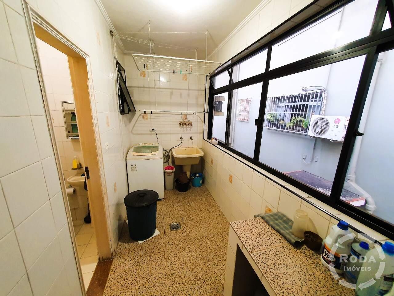 Casa à venda no Embaré: 