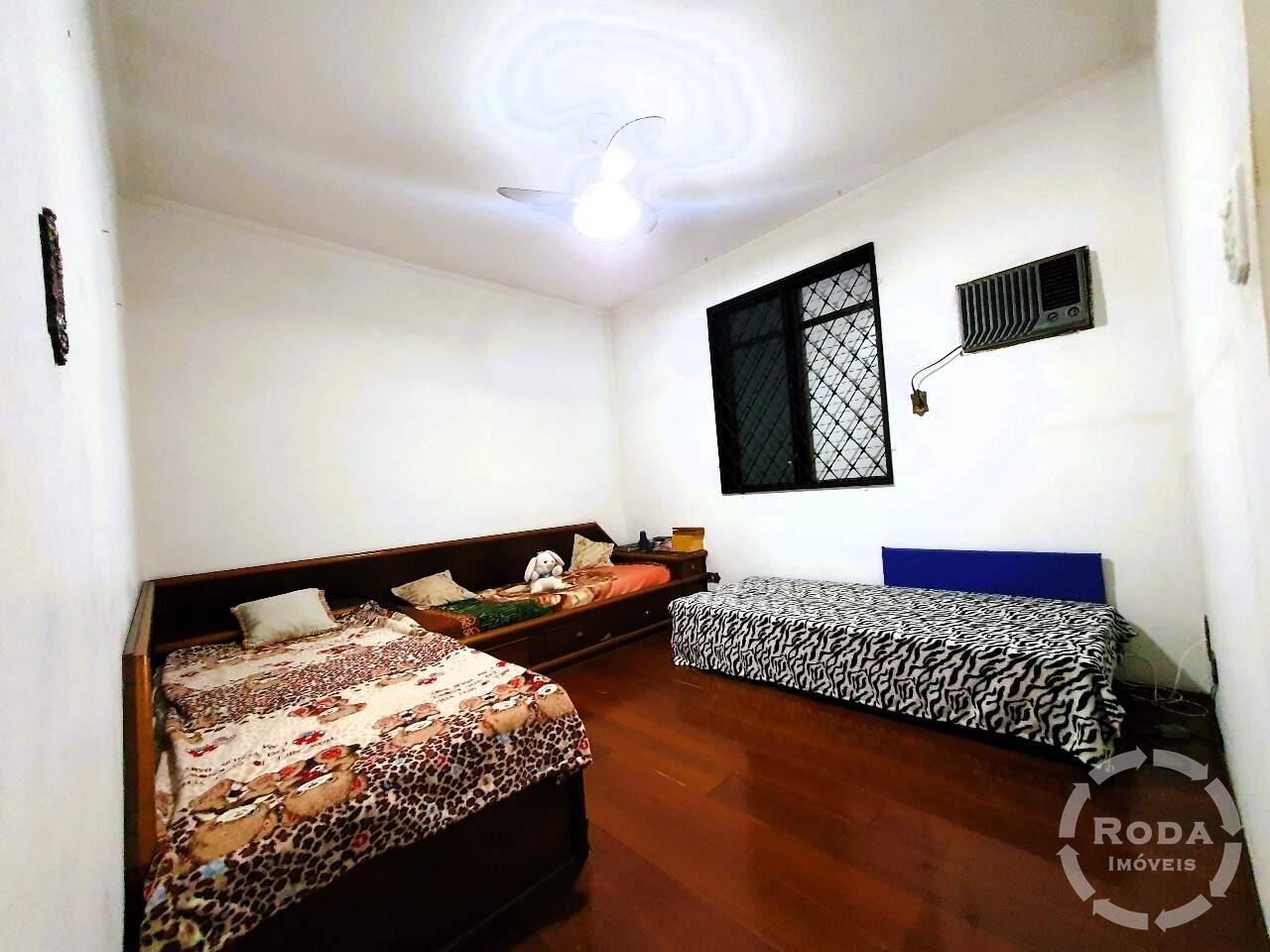 Casa à venda no Embaré: 