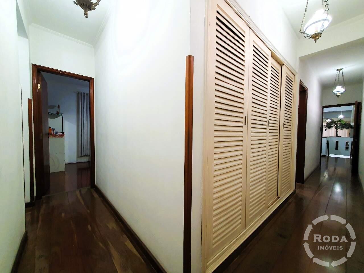 Casa à venda no Embaré: 