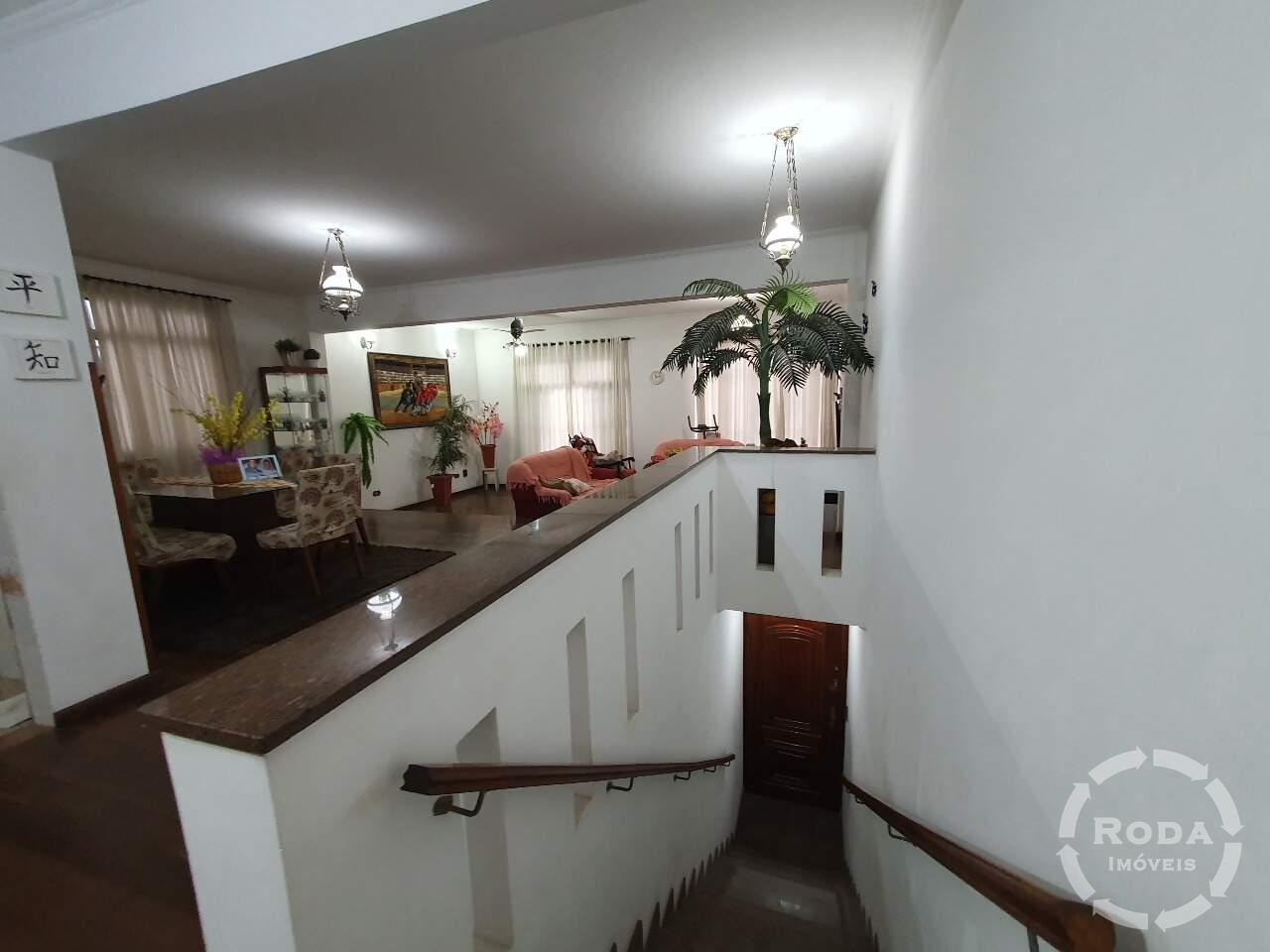 Casa à venda no Embaré: 