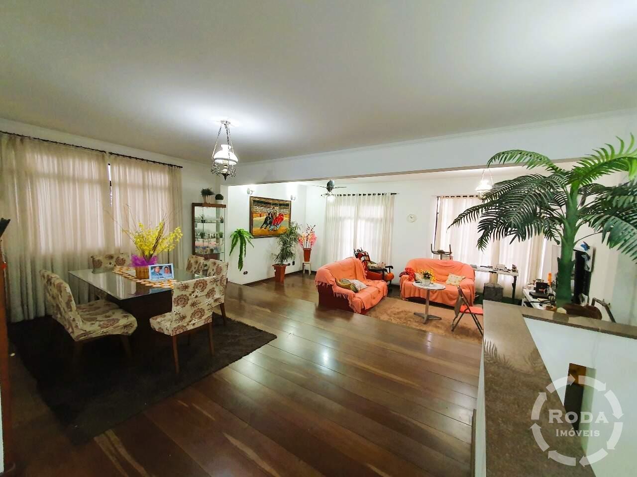 Casa à venda no Embaré: 