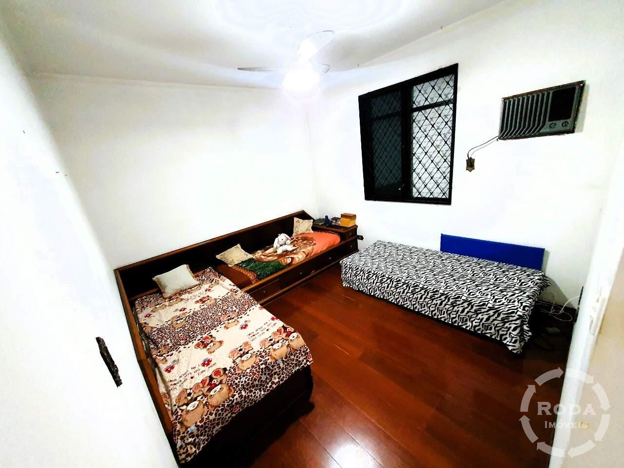 Casa à venda no Embaré: 