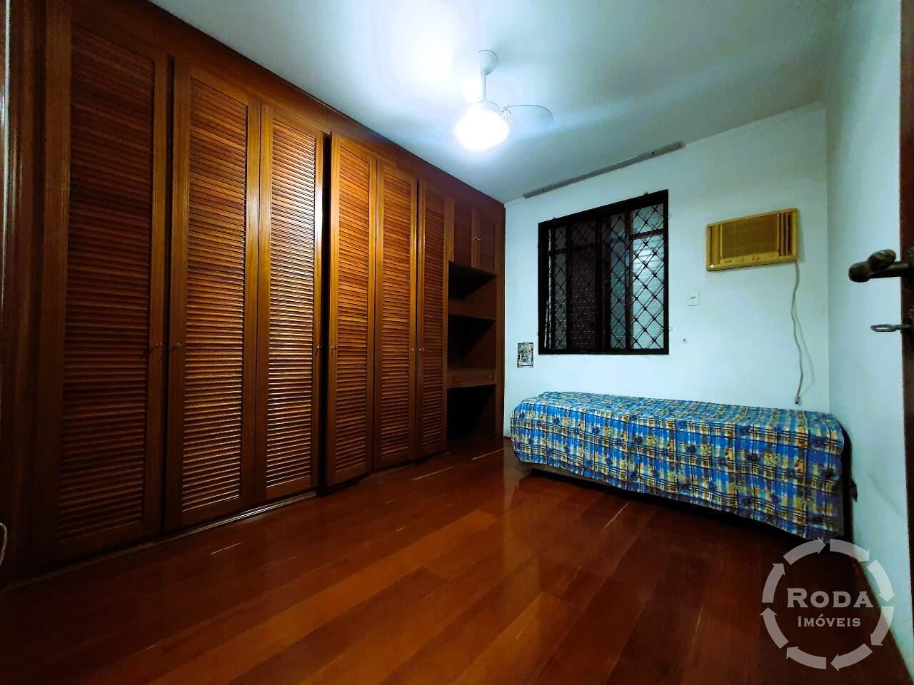 Casa à venda no Embaré: 