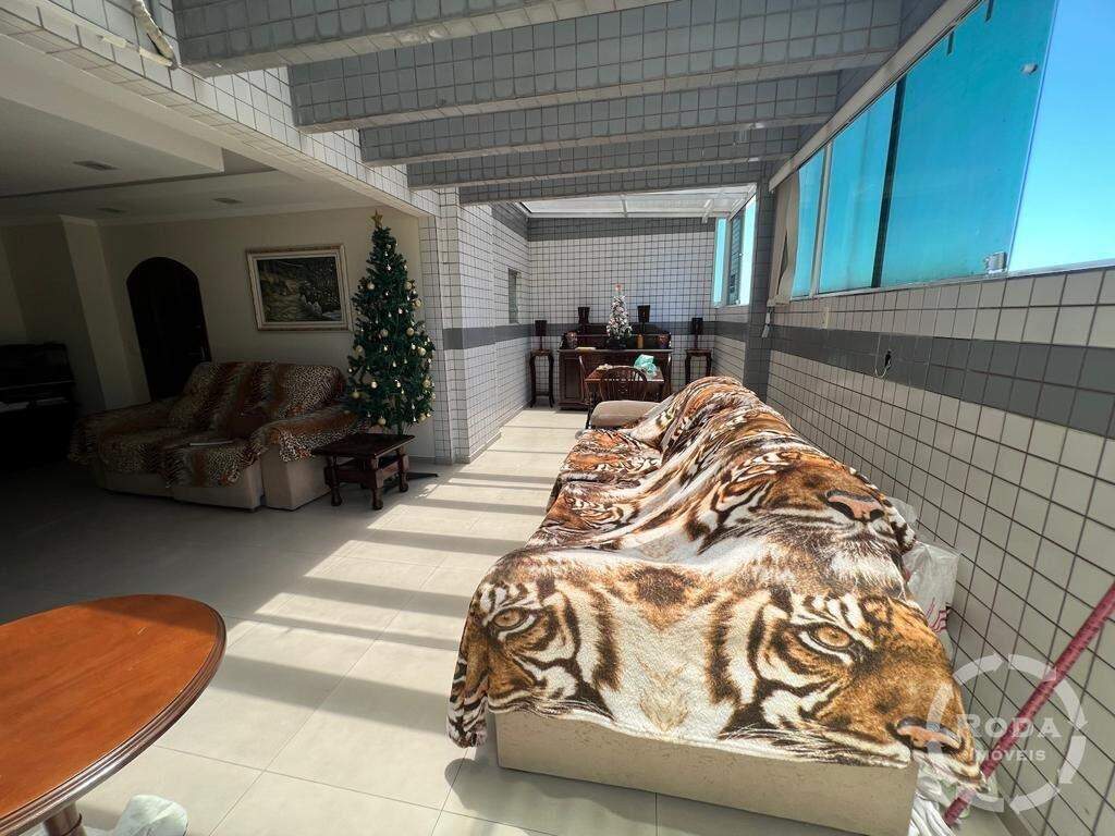 Cobertura à venda no Embaré: 