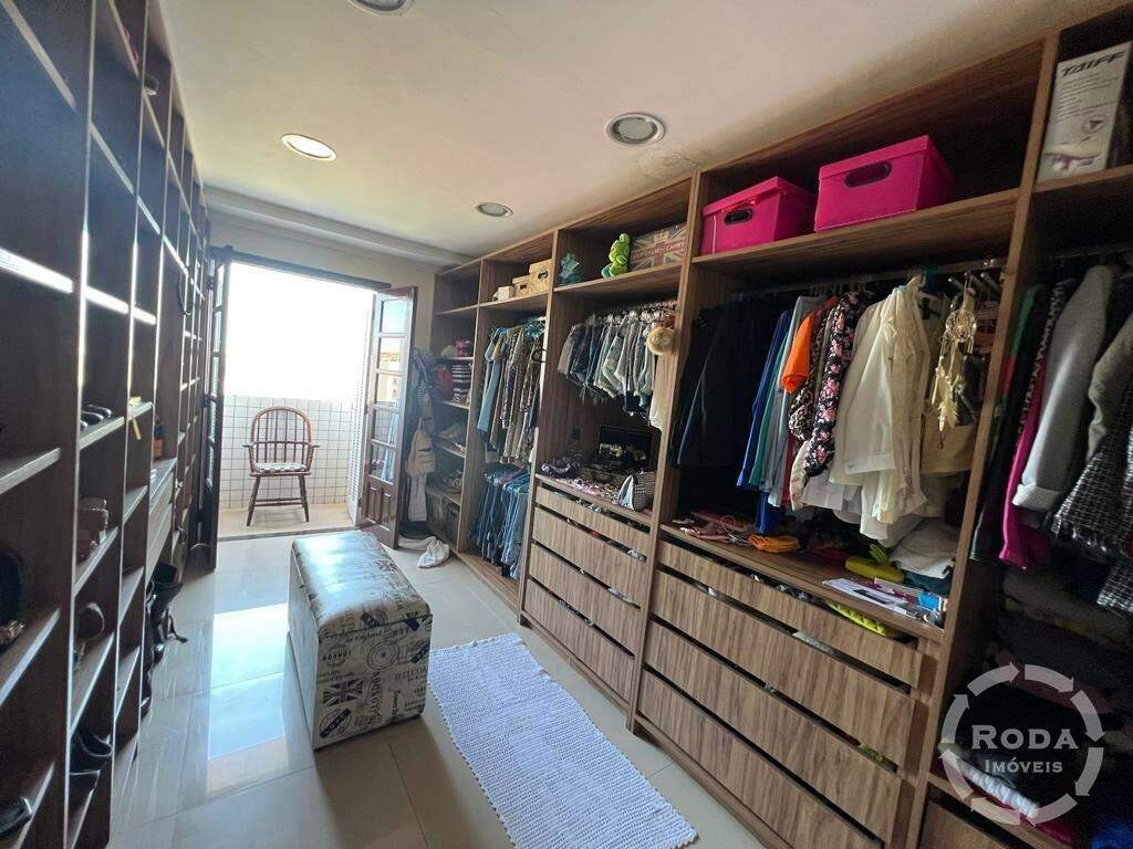 Cobertura à venda no Embaré: 