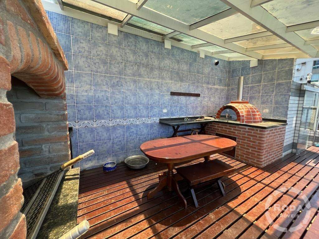 Cobertura à venda no Embaré: 