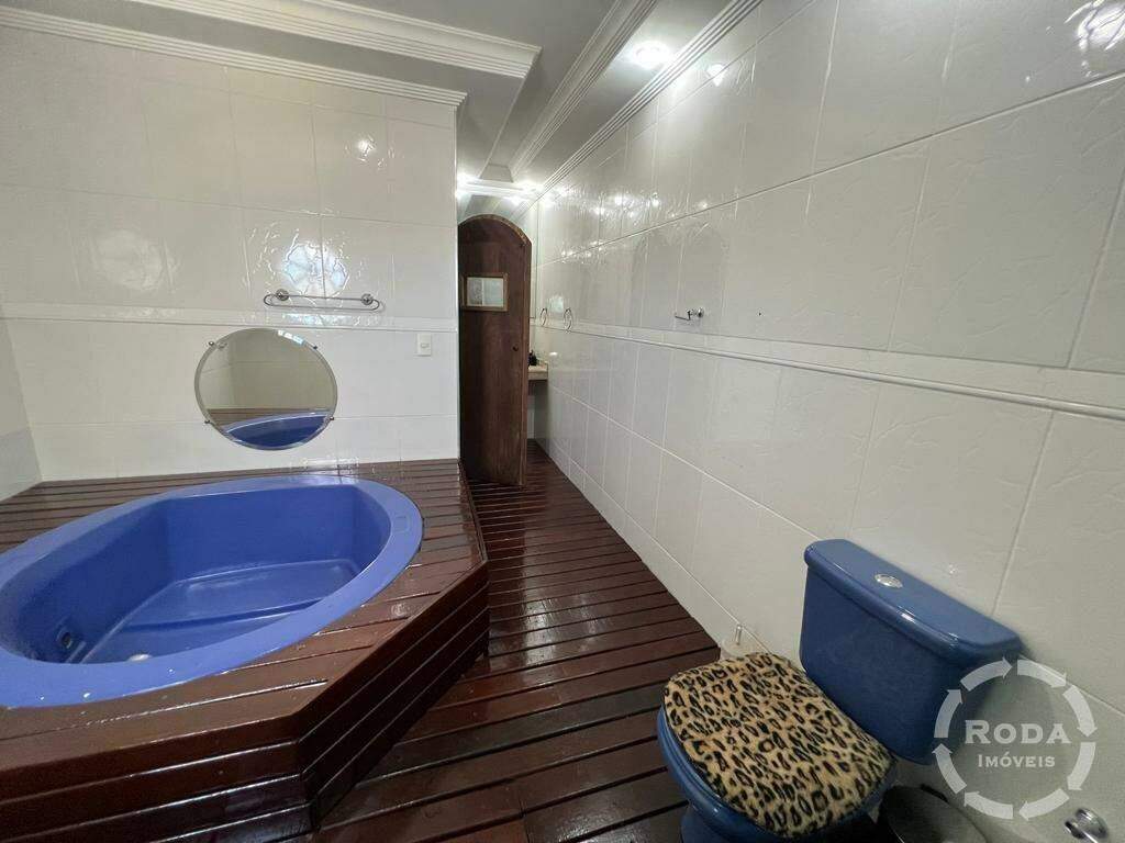 Cobertura à venda no Embaré: 