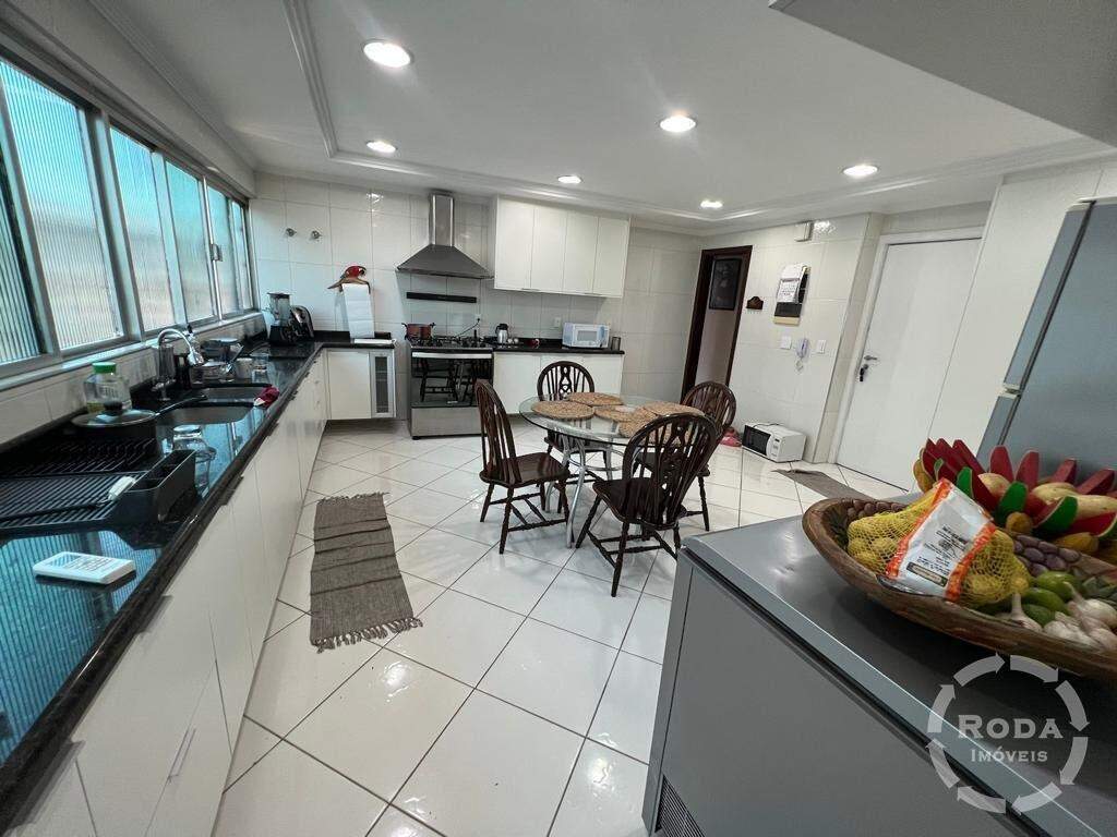 Cobertura à venda no Embaré: 