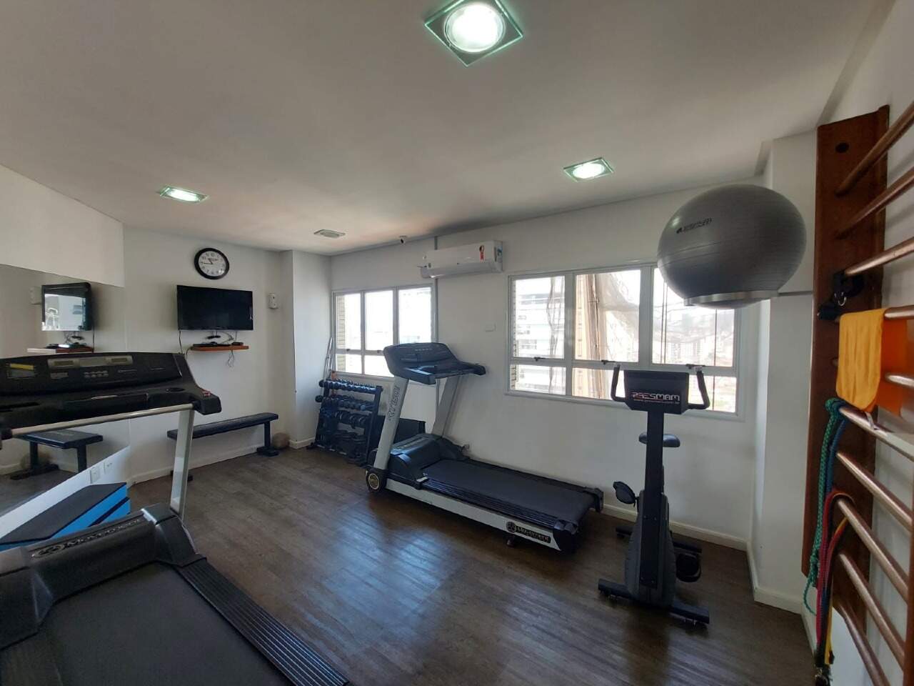 Apartamento para aluguel no Embaré: 