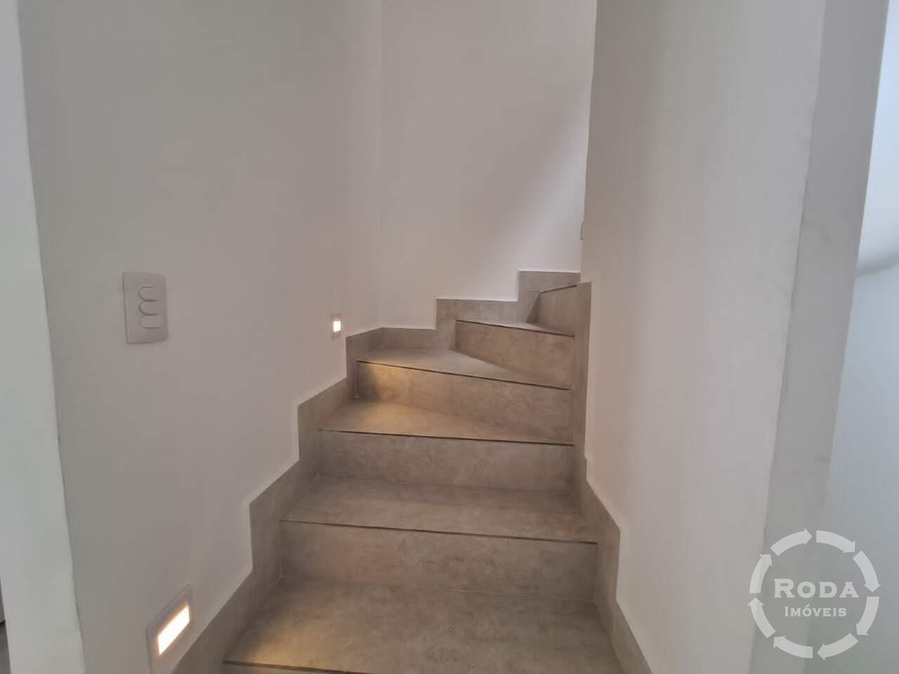 Sobrado de Condomínio à venda no Gonzaga: 