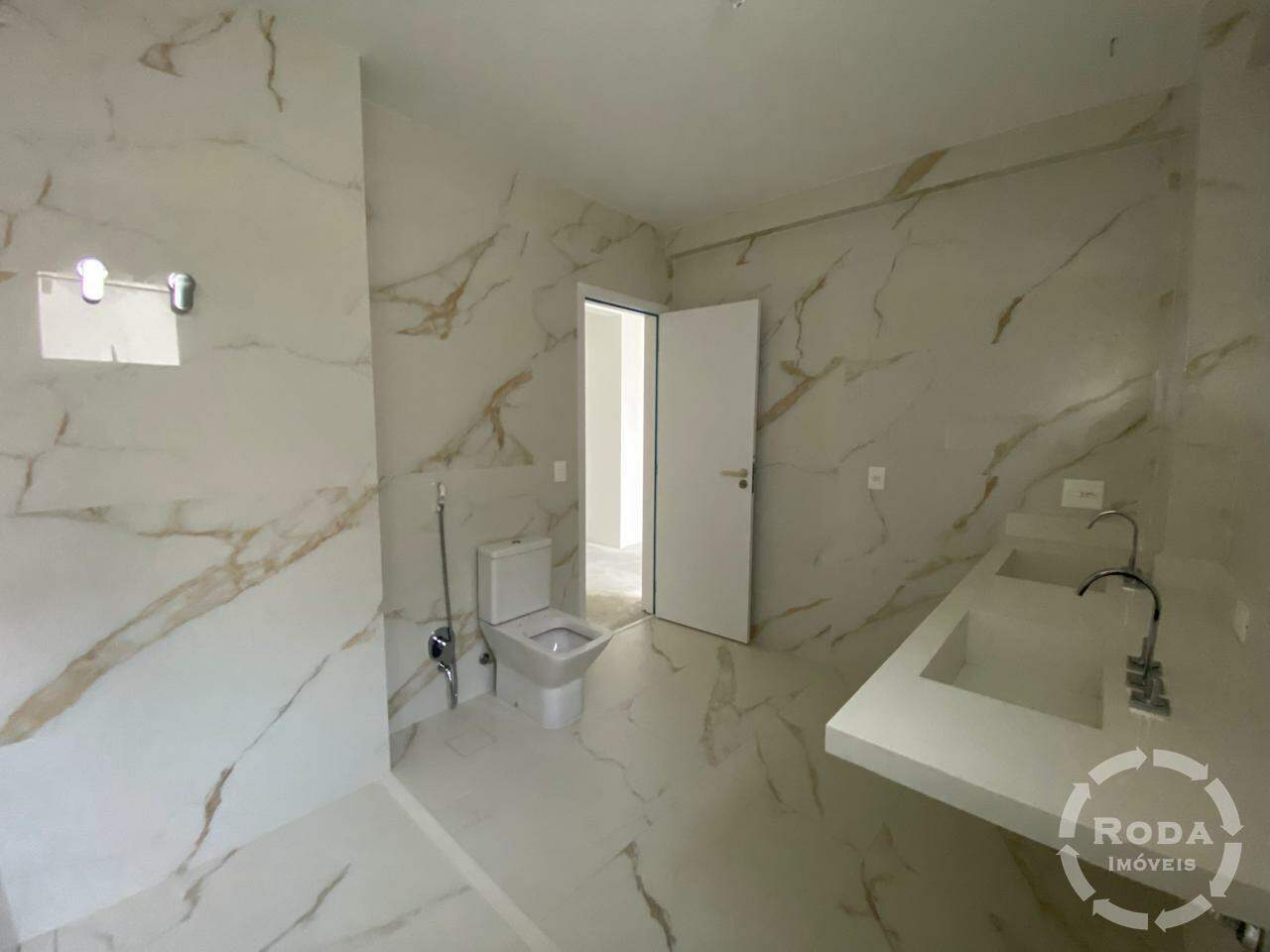 Apartamento à venda no Ponta da Praia: 