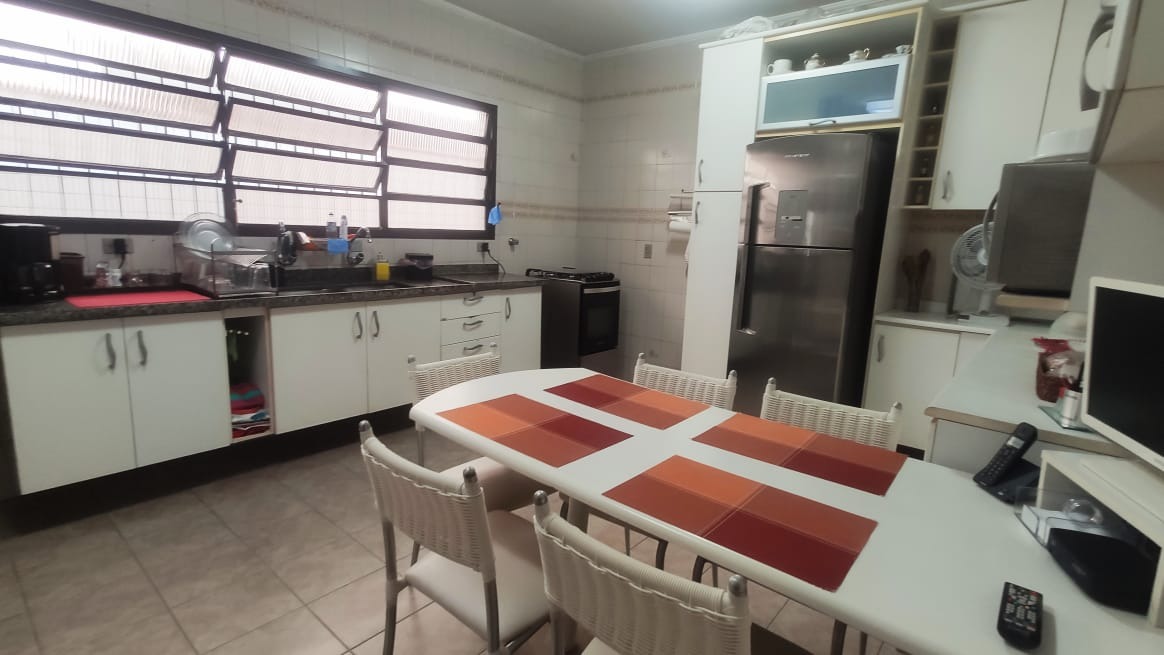 Casa à venda no Embaré: 