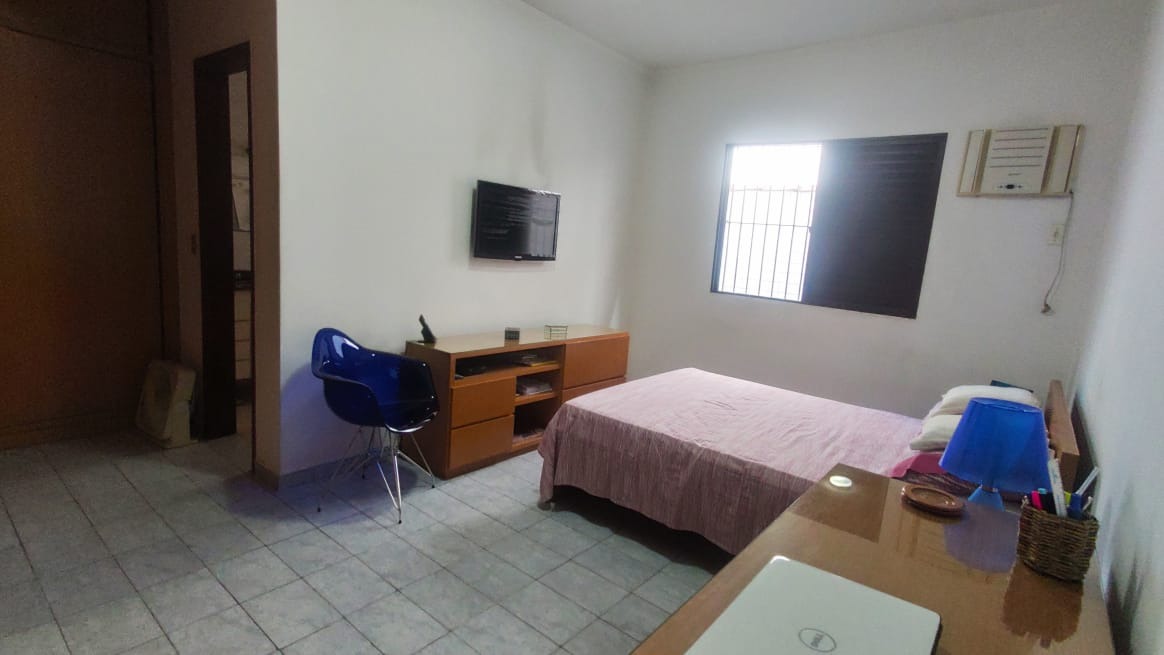 Casa à venda no Embaré: 