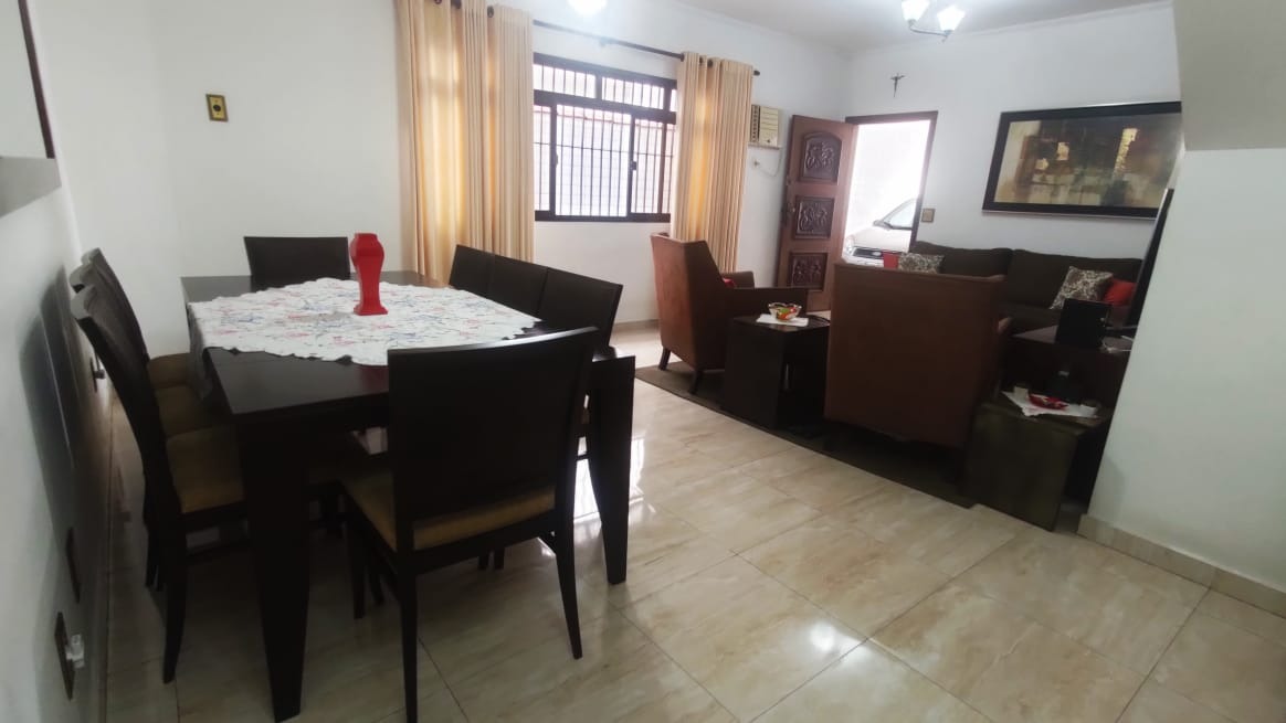 Casa à venda no Embaré: 