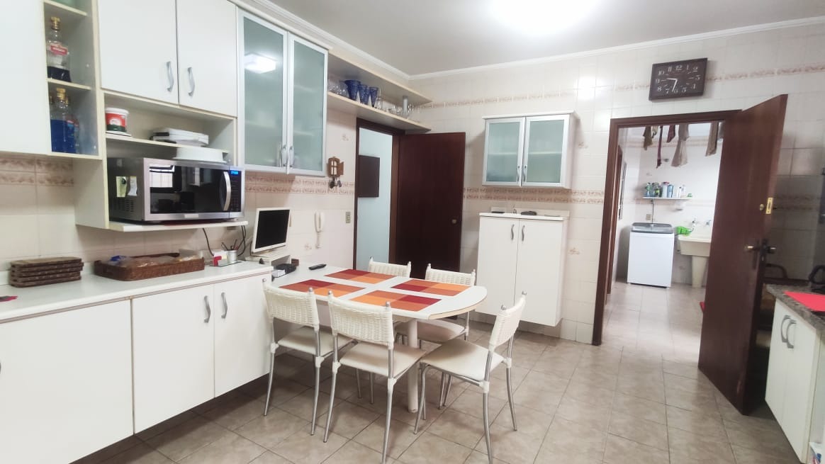 Casa à venda no Embaré: 