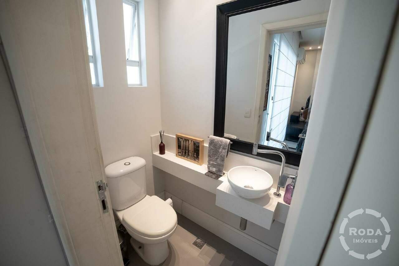 Casa à venda no Embaré: 