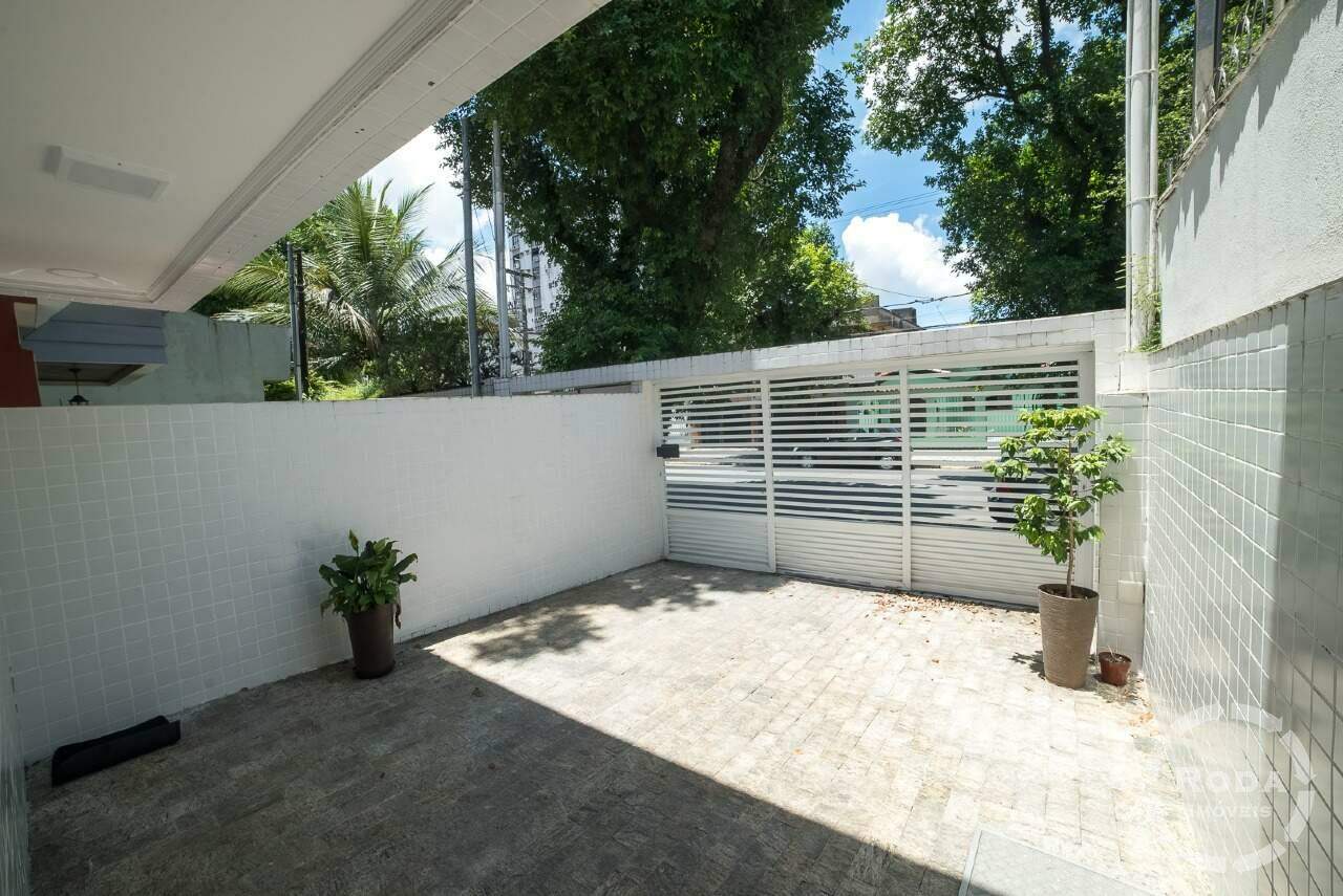 Casa à venda no Embaré: 