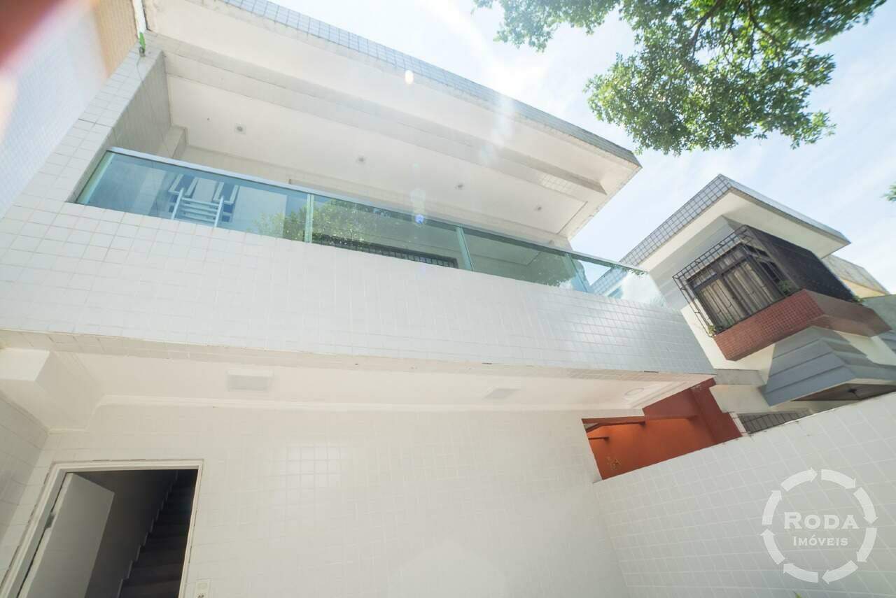 Casa à venda no Embaré: 