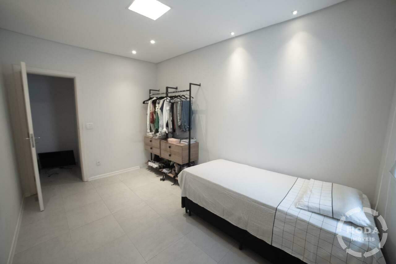 Casa à venda no Embaré: 