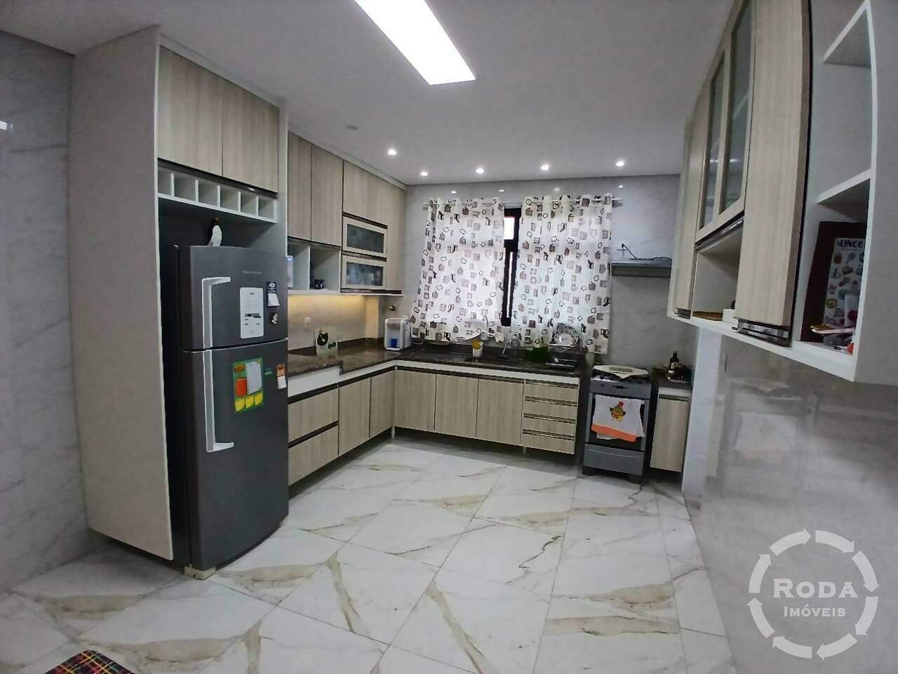 Casa à venda no Embaré: 