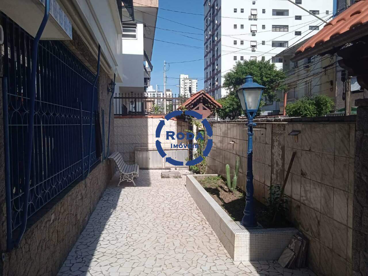 Casa à venda no Ponta da Praia: Quintal