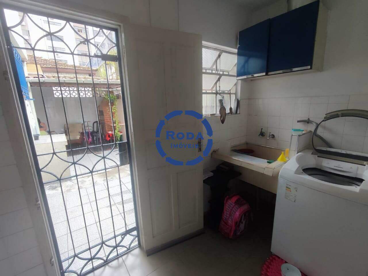 Casa à venda no Ponta da Praia: Área de Serviço
