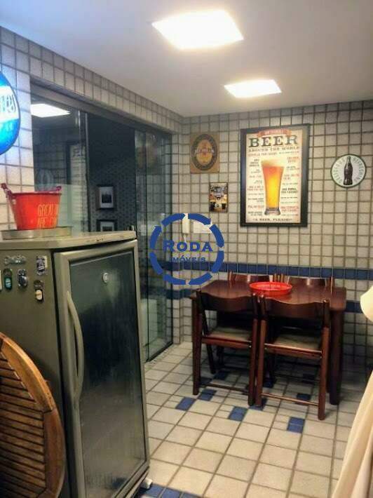 Cobertura à venda no Embaré: 