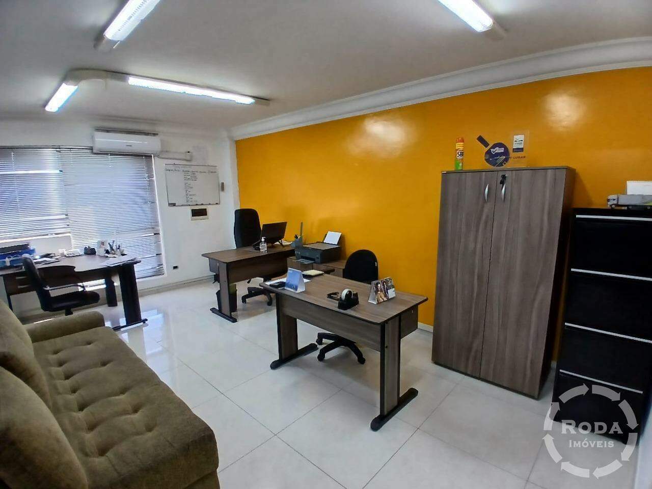 Sala à venda no Centro: 