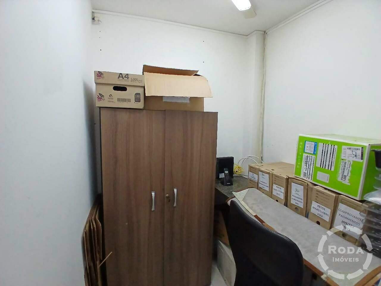 Sala à venda no Centro: 