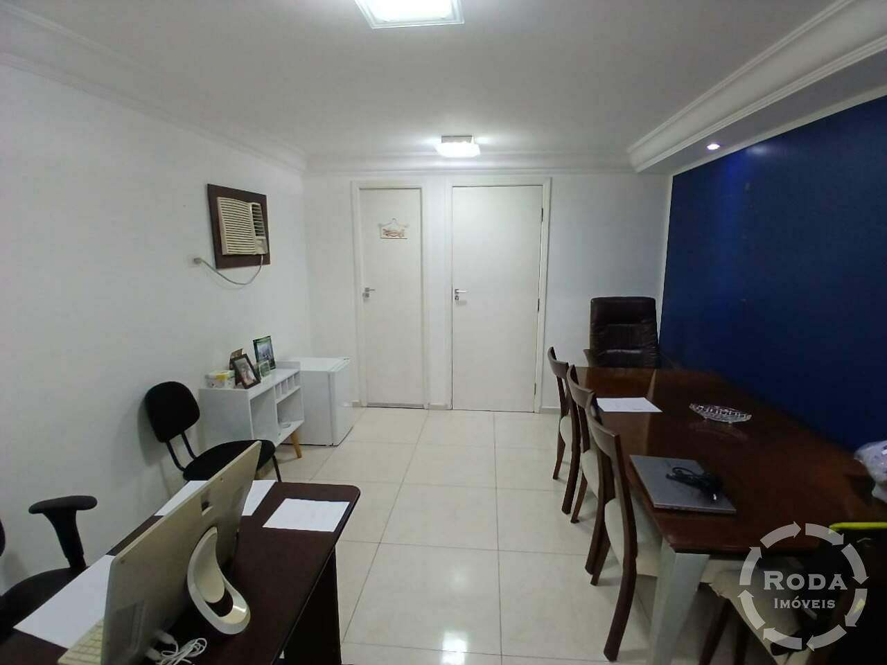 Sala à venda no Centro: 