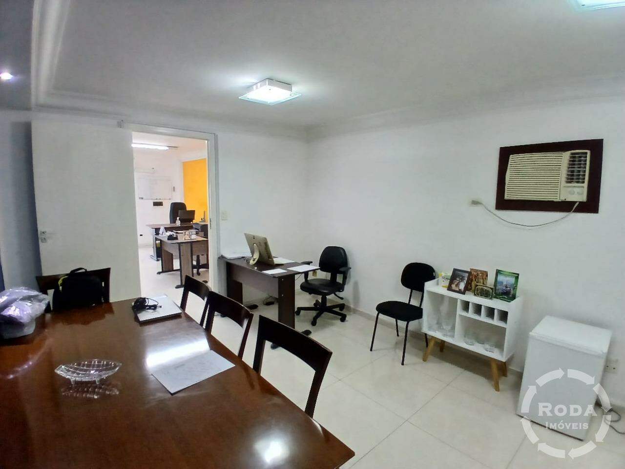 Sala à venda no Centro: 