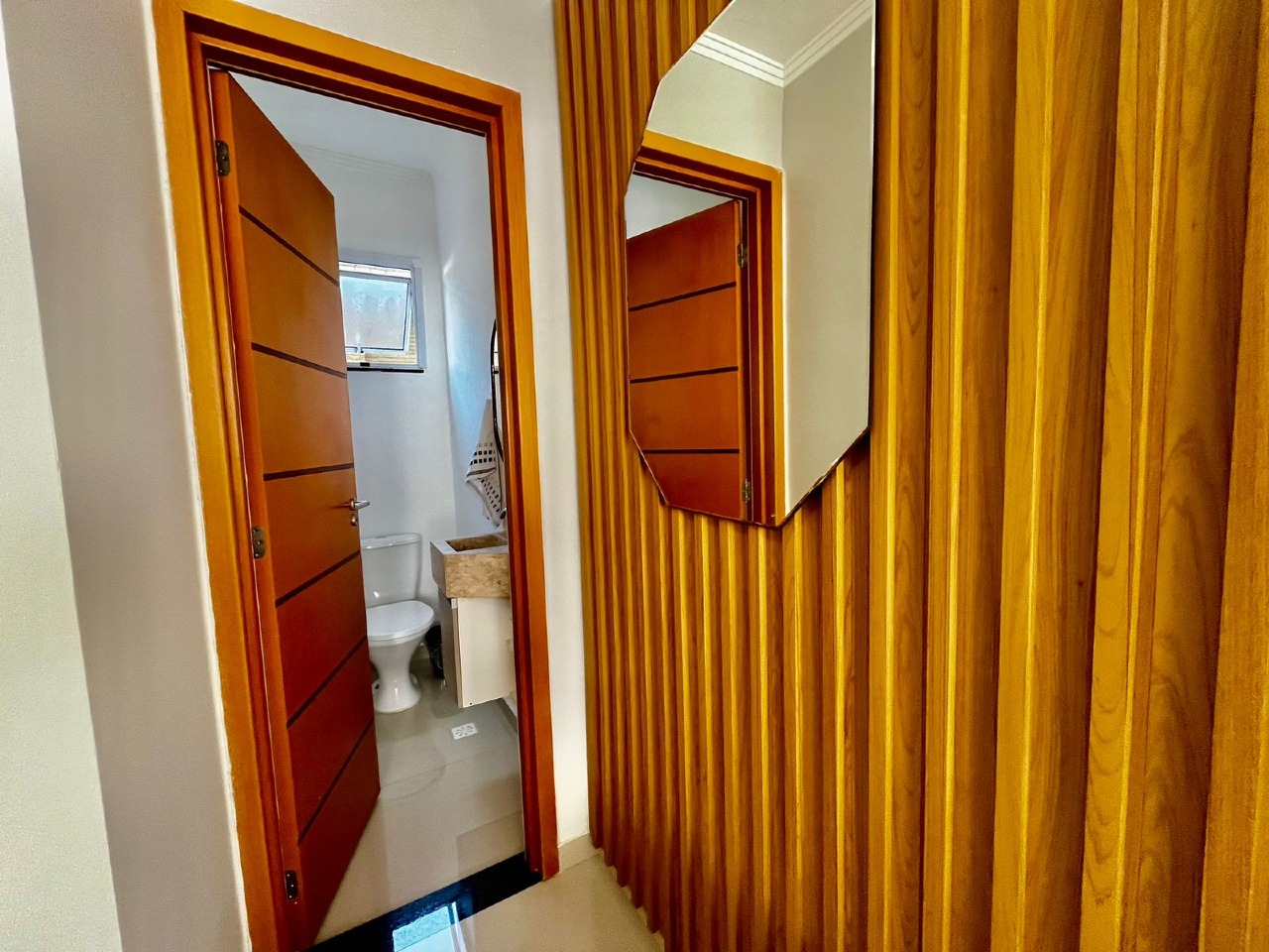 Casa de Condomínio à venda no Marapé: 