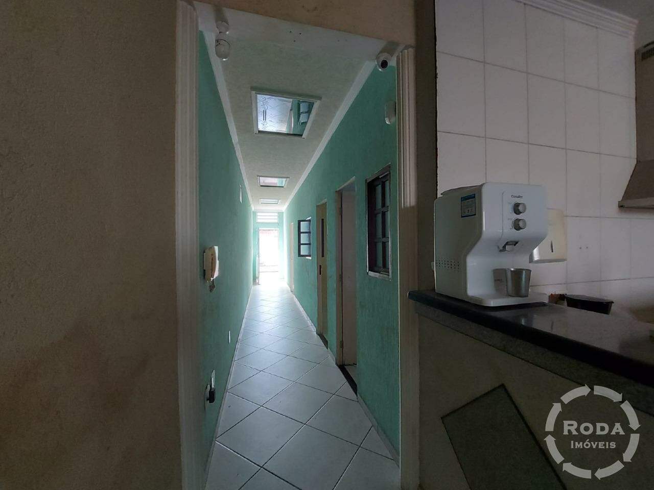 Casa à venda no Vila Mathias: Corredor Intimo