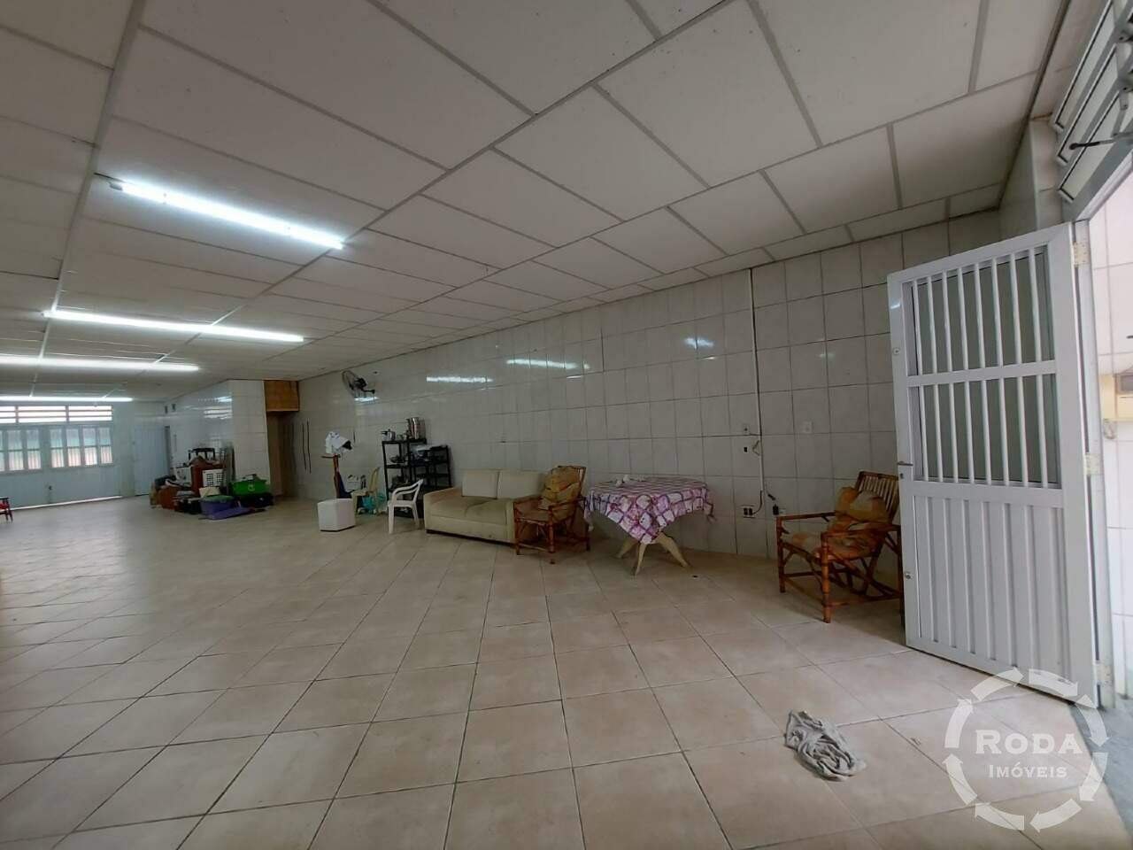 Casa à venda no Vila Mathias: Quintal Fechado
