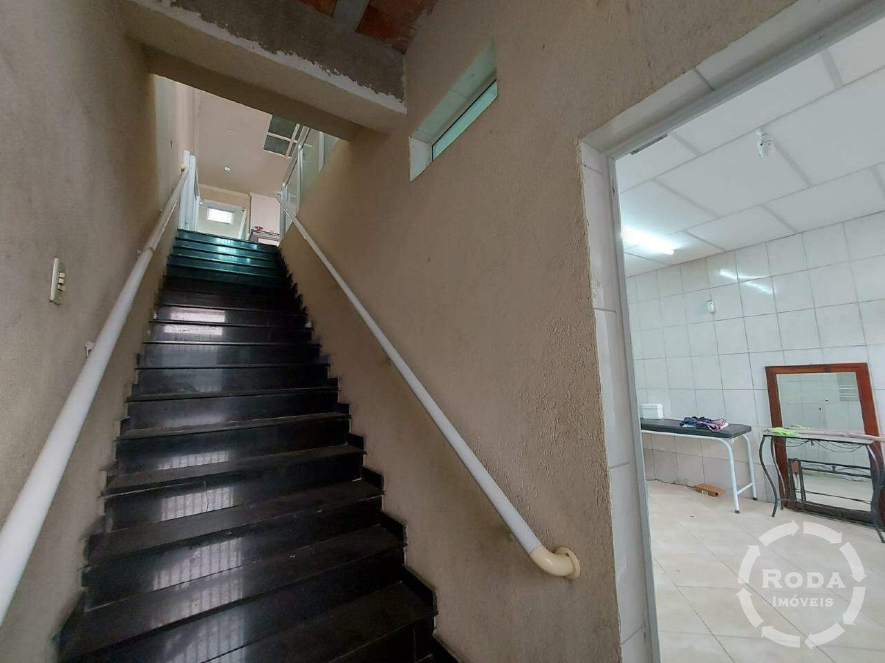 Casa à venda no Vila Mathias: Escadaria
