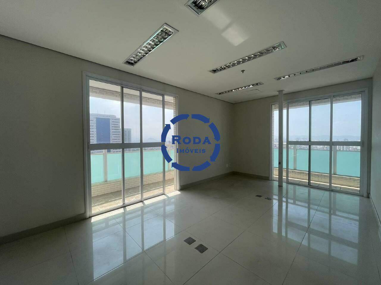 Sala à venda no Encruzilhada: 
