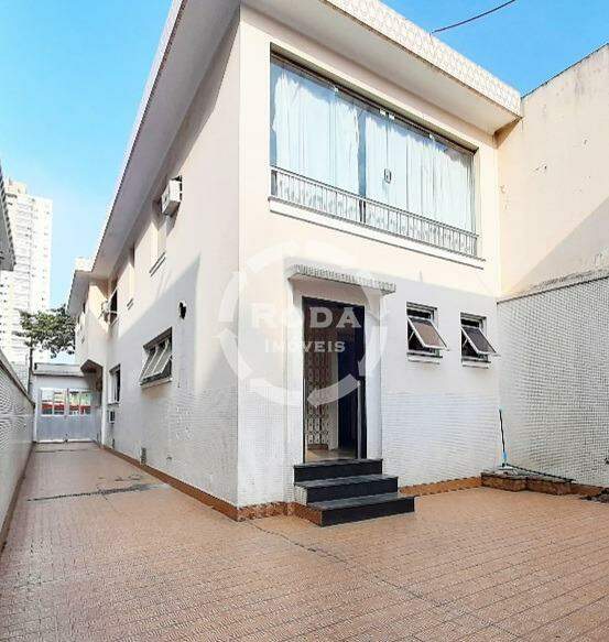 Casa à venda no Vila Belmiro: parte traseira da casa primcipal.