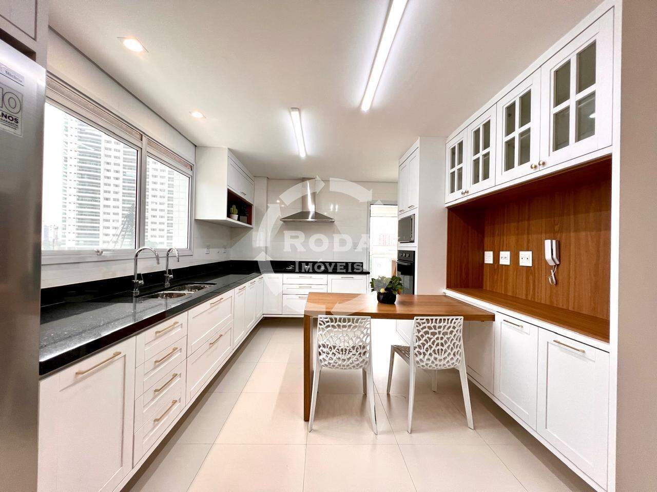 Apartamento à venda no Ponta da Praia: 