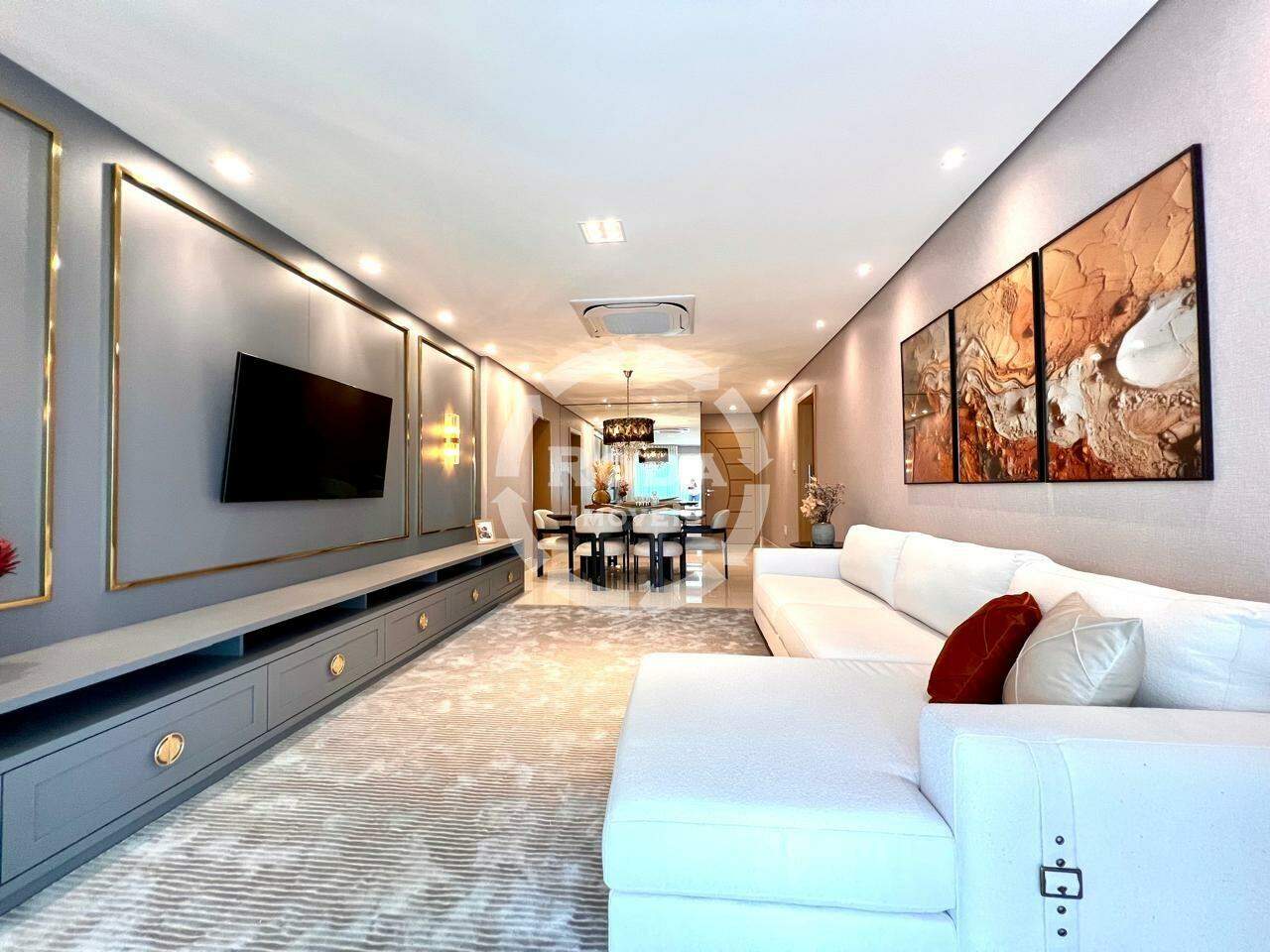 Apartamento à venda no Ponta da Praia: 