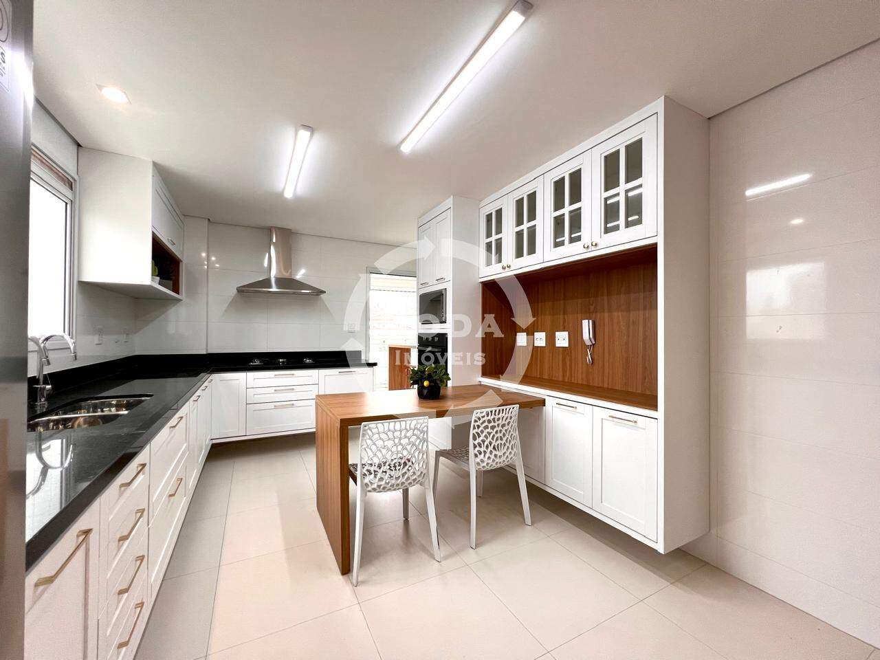 Apartamento à venda no Ponta da Praia: 
