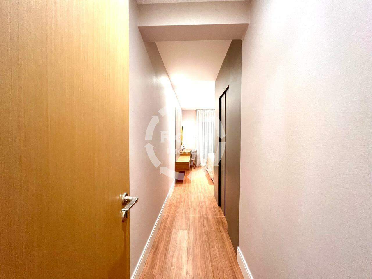 Apartamento à venda no Ponta da Praia: 