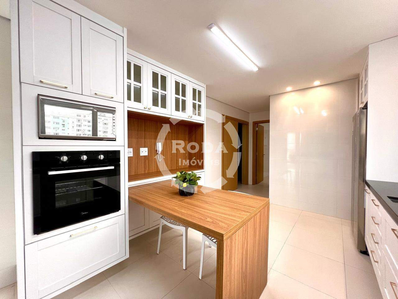 Apartamento à venda no Ponta da Praia: 