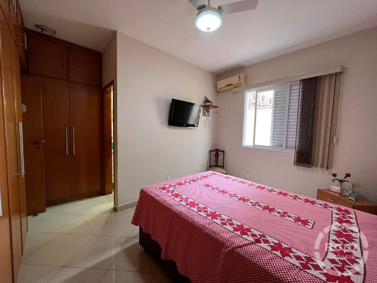 Casa à venda no Embaré: 