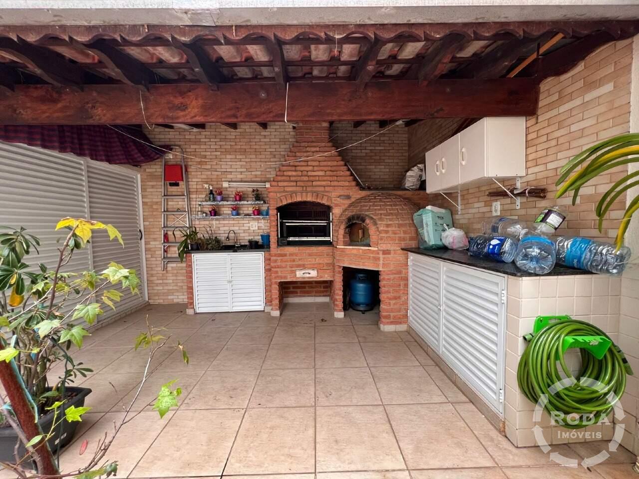 Casa à venda no Embaré: 