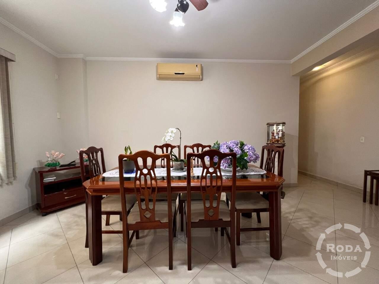 Casa à venda no Embaré: 